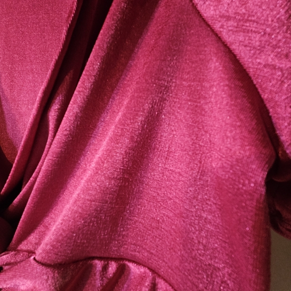 🩷 Metallic Pink Twisted Tie Crop Top 🩷 - Picture 6 of 6